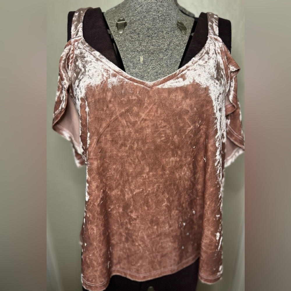RETRO Chic BarbieCore Velvet Petal Pink Cold Shoulder Bagatelle Blouse - Size L
